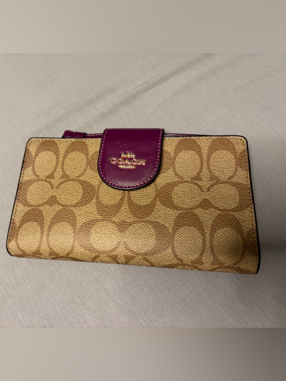NWT Coach Signature Canvas Tech Wallet in IM/Khaki/Deep Berry with Gold Hardware